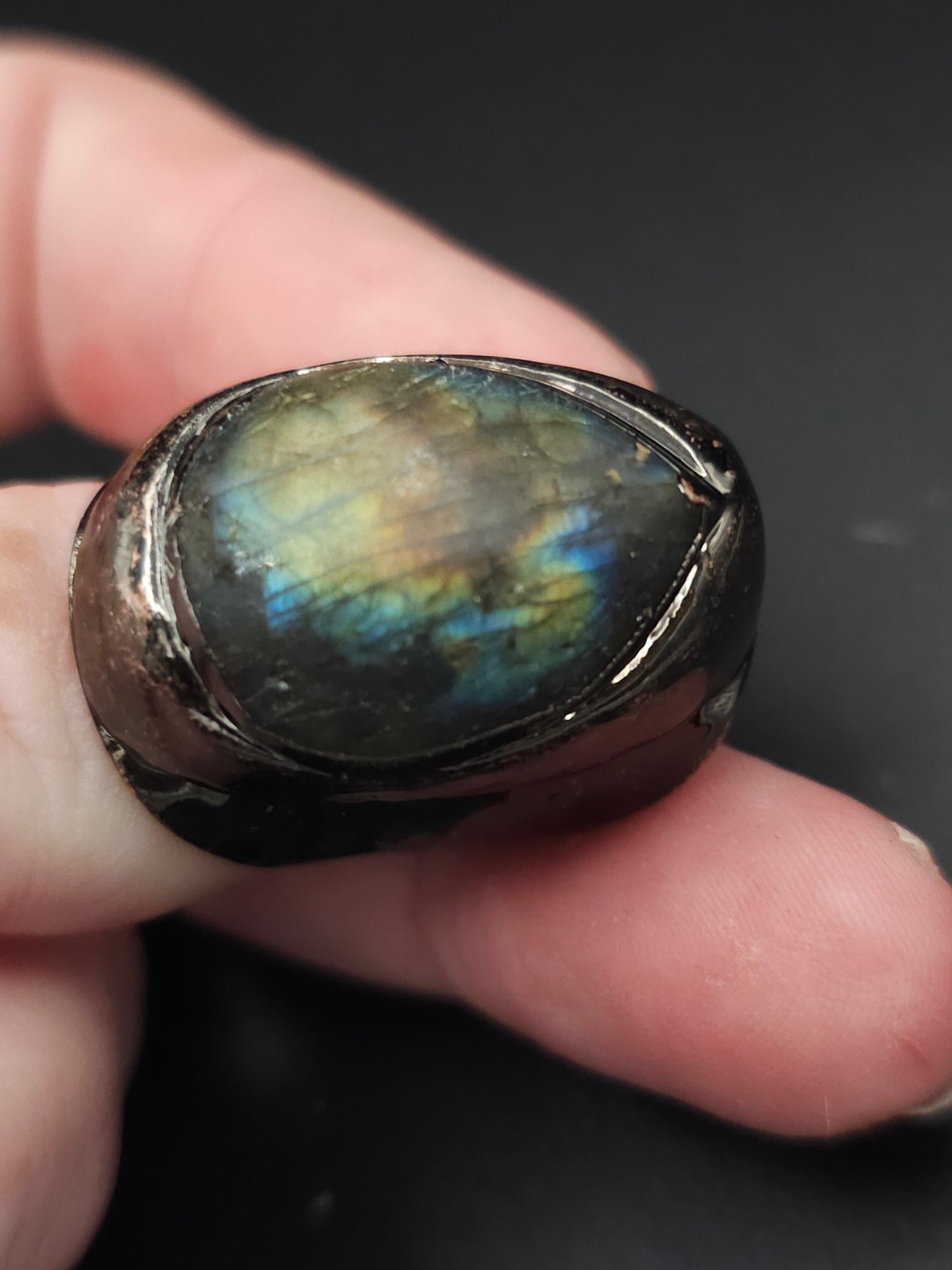 Adjustable Finger Hugging Labradorite Ring